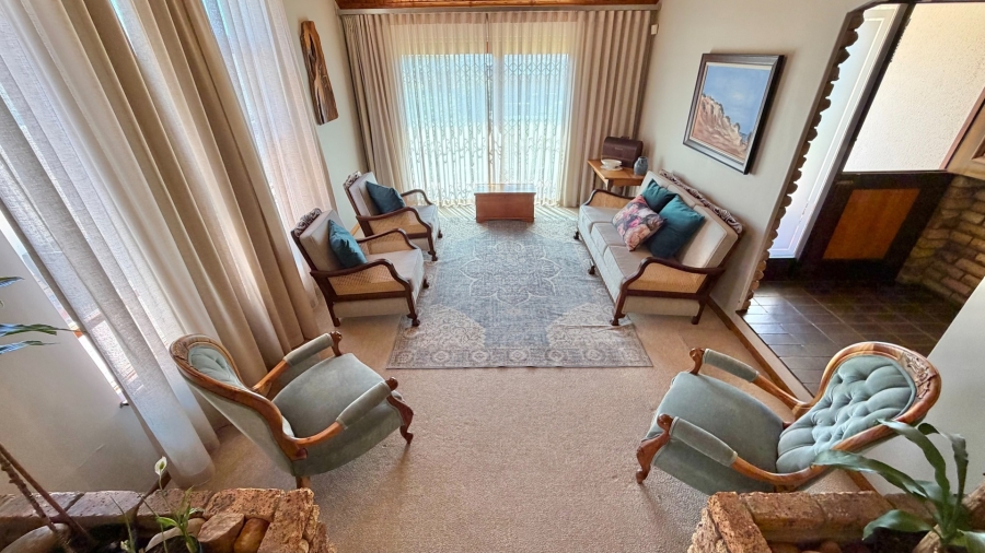 4 Bedroom Property for Sale in Mountainside Western Cape